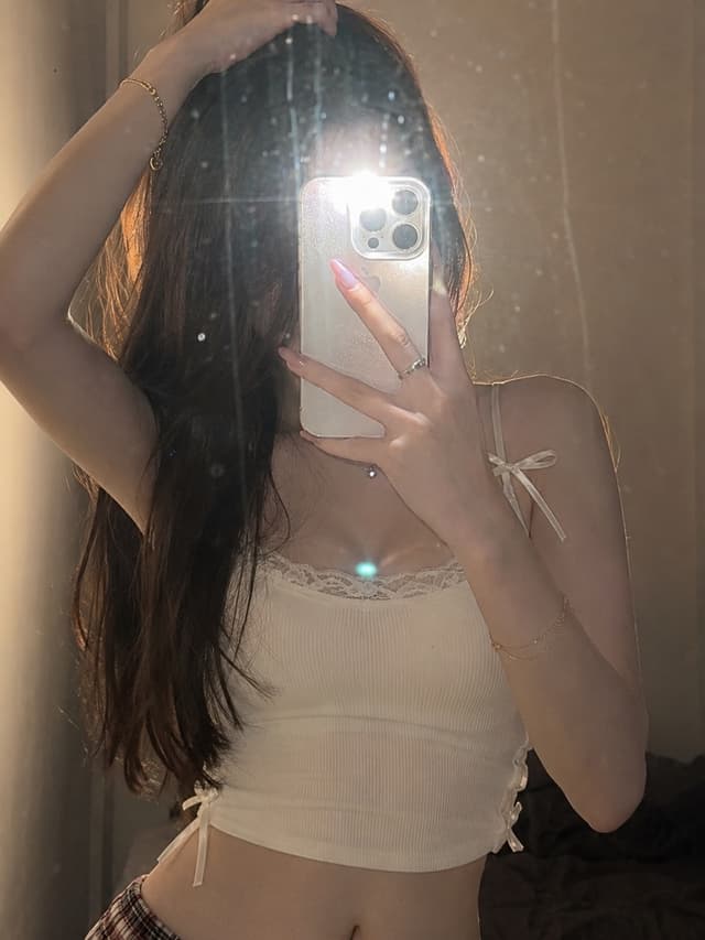 睡前自拍一下今天的自己 sasi___sst